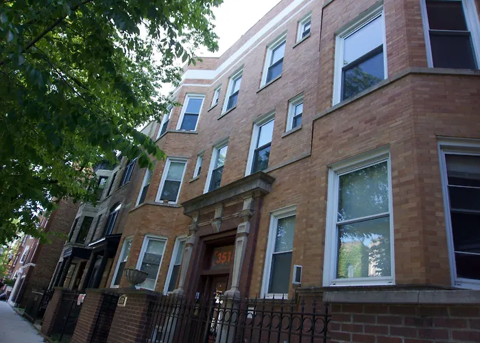 Wrigley - Chicago (Adults Only)Hostel